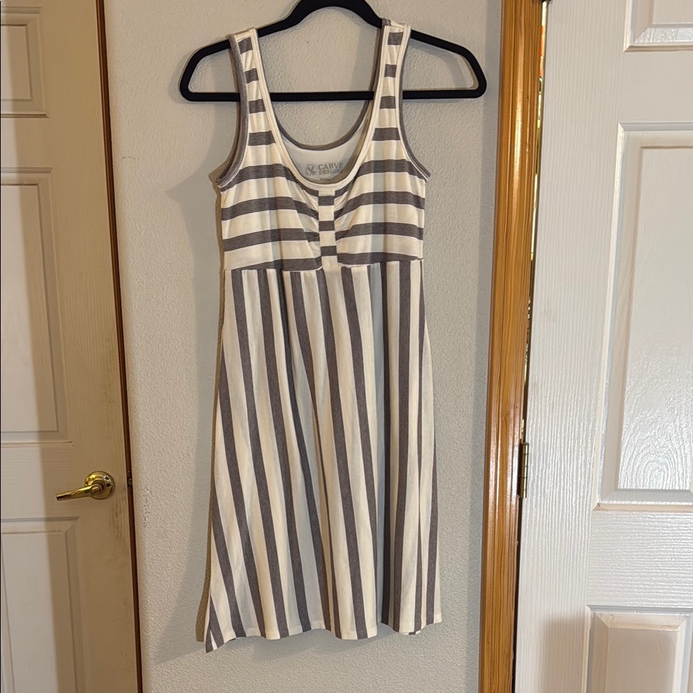 Carve Designs White and Gray Sleeveless Sundress
